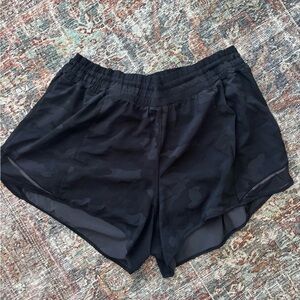 Lululemon Hotty Hot Hi-Rise 4” Short